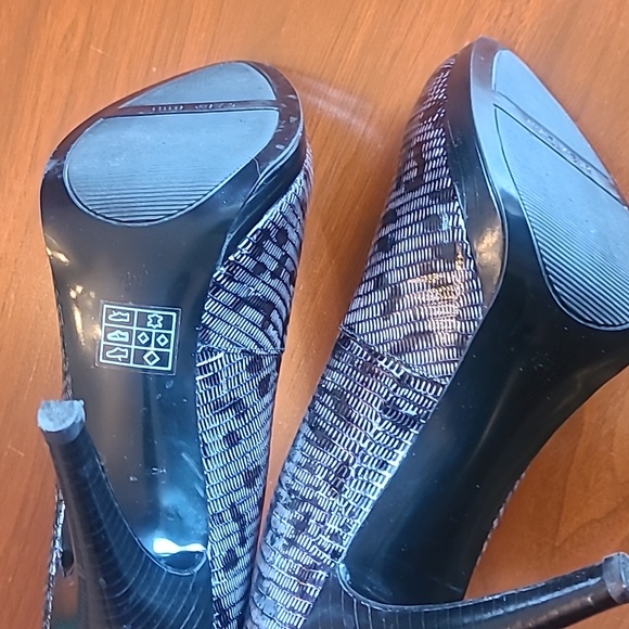 Nine West Nude Leopard Black Patent pumps size 8 - Picture 8 of 8